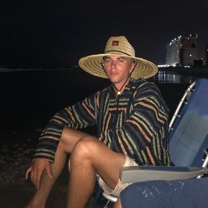 Meet your Posher, Logan